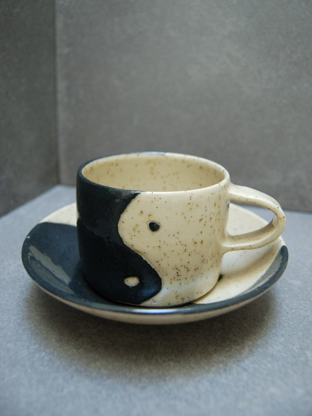 Yin Yang, black small m. hank