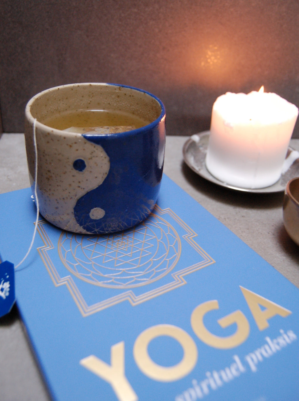 Yin Yang, deep blue
