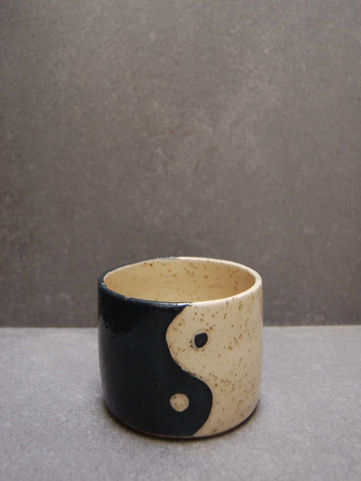 Yin Yang, black